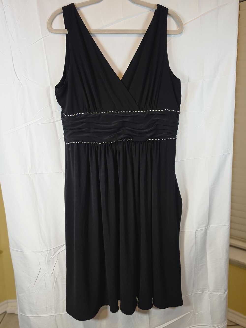 SCARLETT Black Ruched Rhinestone Trim Cocktail Dress Size 16 Sleeveless